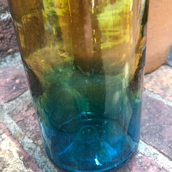 Mexican blown glass small vase - Picture 3 of 8